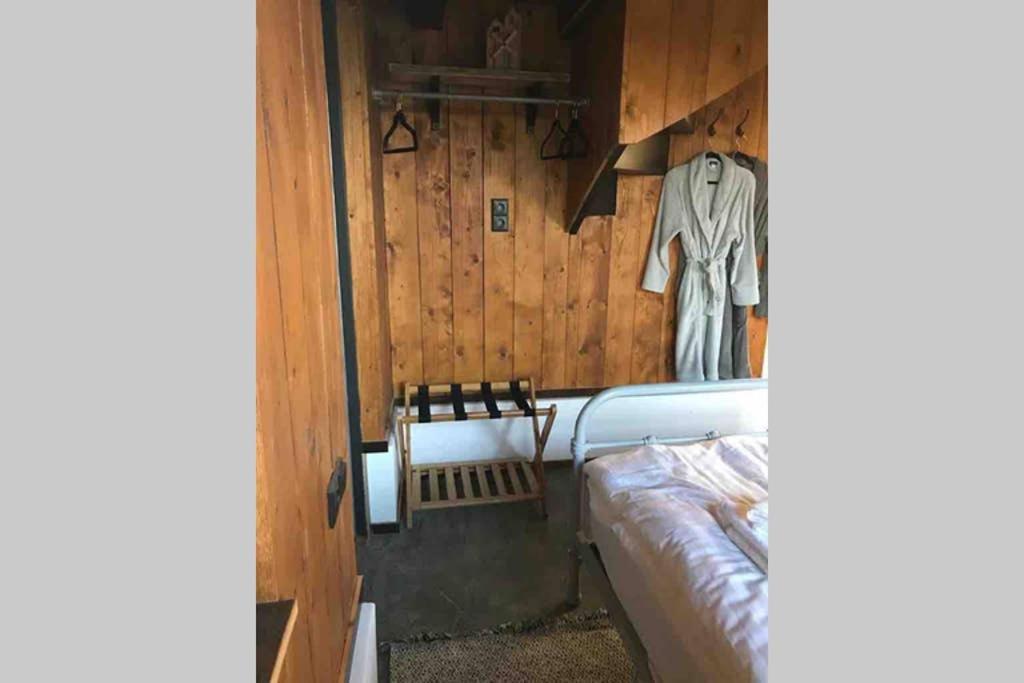 Uniek Houten Huis Nabij Bos En Plassen Hollandsche Rading Zewnętrze zdjęcie